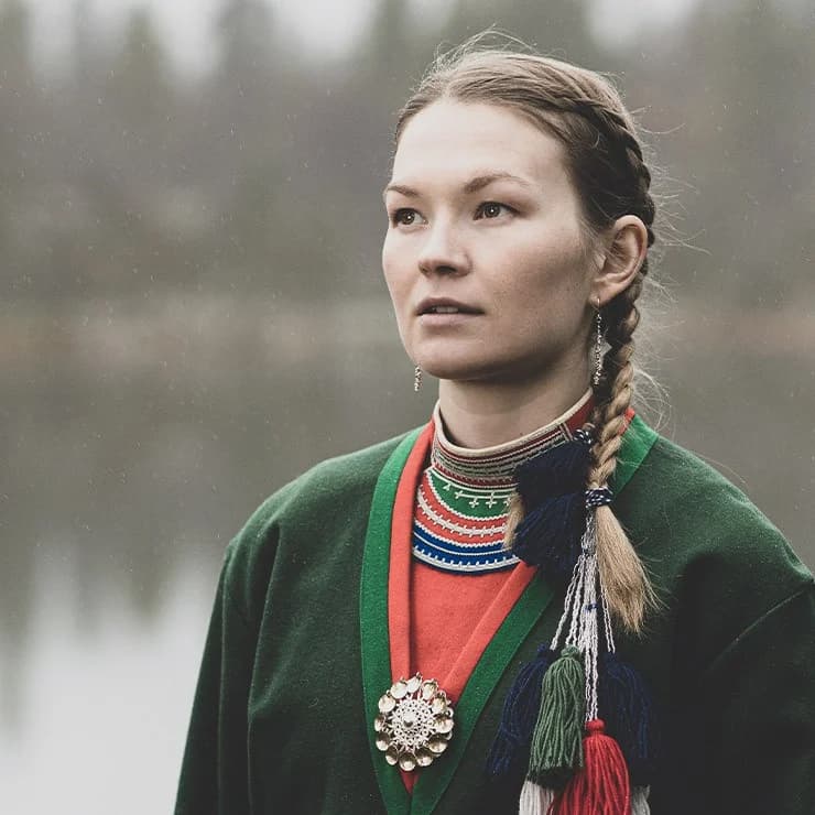 SĀMU DZIESMAS. MARJA MORTENSONE
