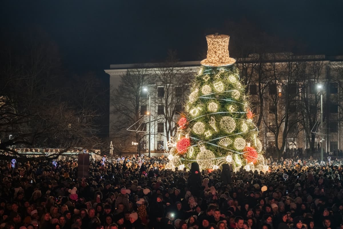 Pilsētas galvenās egles iedegšana