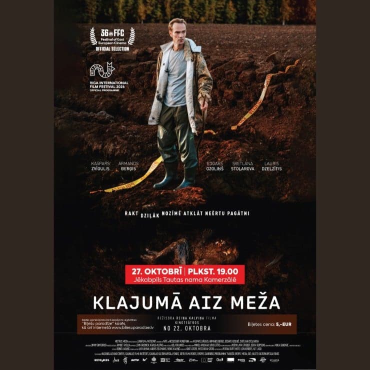 Filma "Klajumā aiz meža"