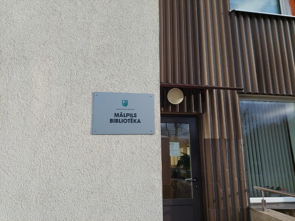 Ivandes Kaijas 150 gadu jubilejai veltīta plaukta izstāde “Viņa bija svece, kas degot dzīvoja”