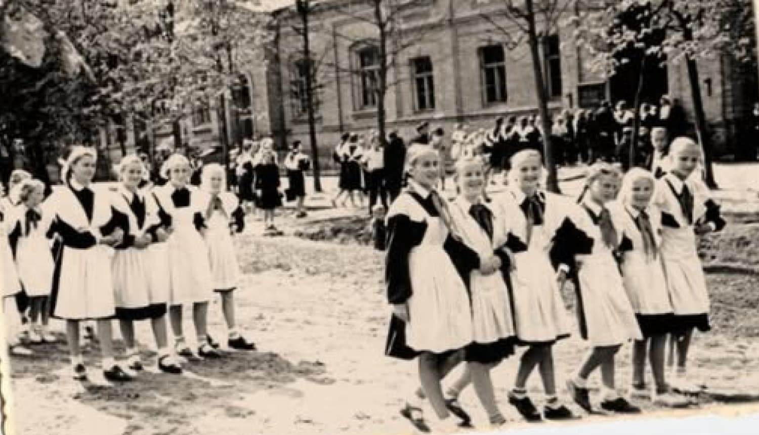 Fotoizstāde "Slokas pamatskolai 115"
