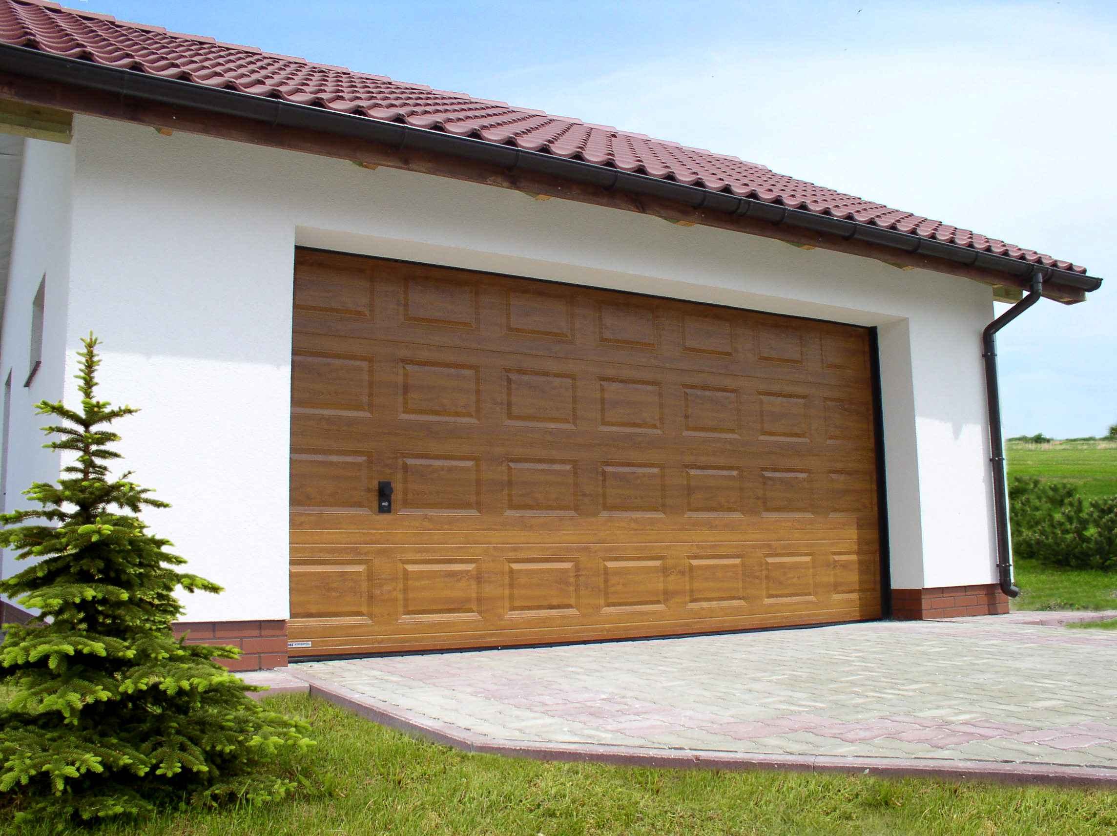 How to Eliminate Squeaking and Noise from Garage Doors